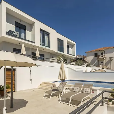 Seaside With A Swimming Pool Rastici, Ciovo - 17889 شقة تروغير