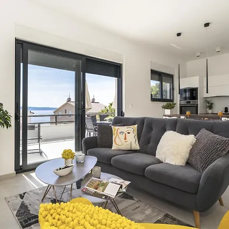 Seaside With A Swimming Pool Rastici, Ciovo - 17889 דירה *