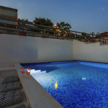 شقة Seaside With A Swimming Pool Rastici, Ciovo - 17889 تروغير