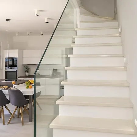 Seaside With A Swimming Pool Rastici, Ciovo - 17889 טרוגיר