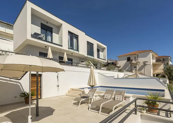 Seaside With A Swimming Pool Rastici, Ciovo - 17889 Appartement Trogir