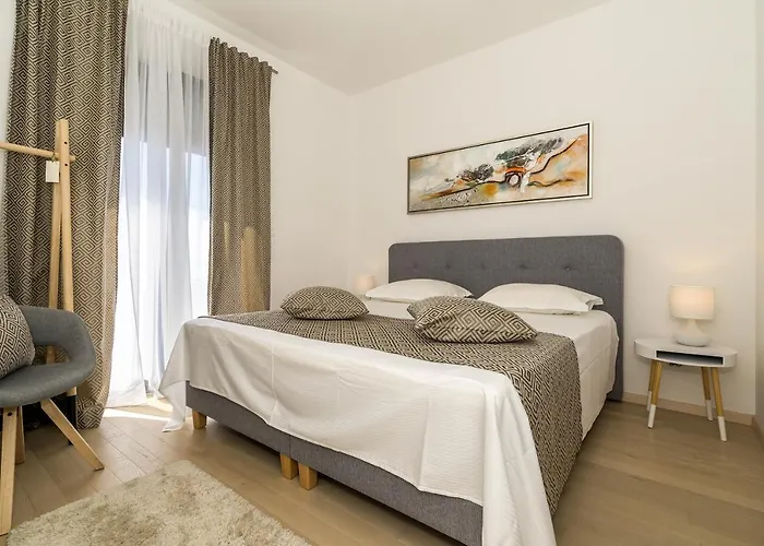 Appartement Seaside With A Swimming Pool Rastici, Ciovo - 17889 Trogir