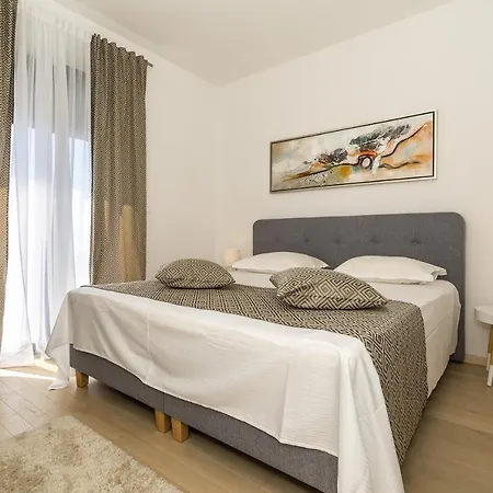 Apartament Seaside With A Swimming Pool Rastici, Ciovo - 17889 Trogir